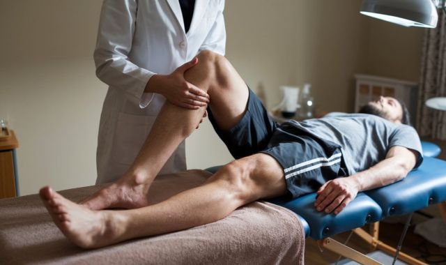 The Role of an Osteopath in London in Treating Chronic Pain